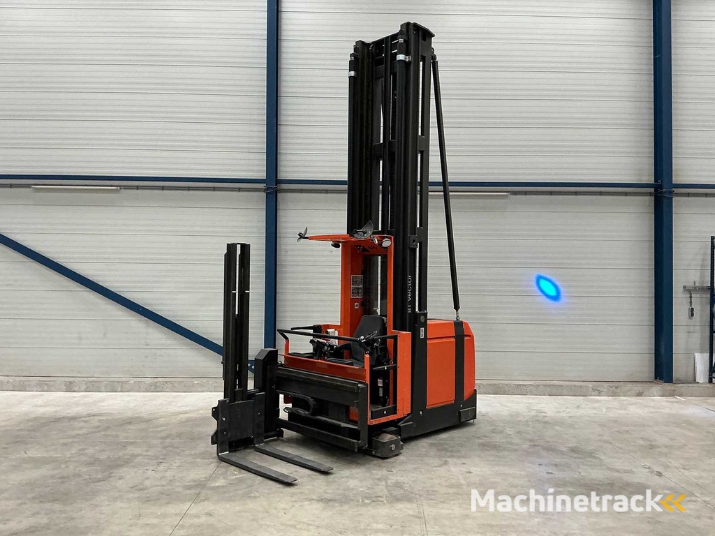 Toyota - 2013 - VCE120 - Schmalgang-Lkw