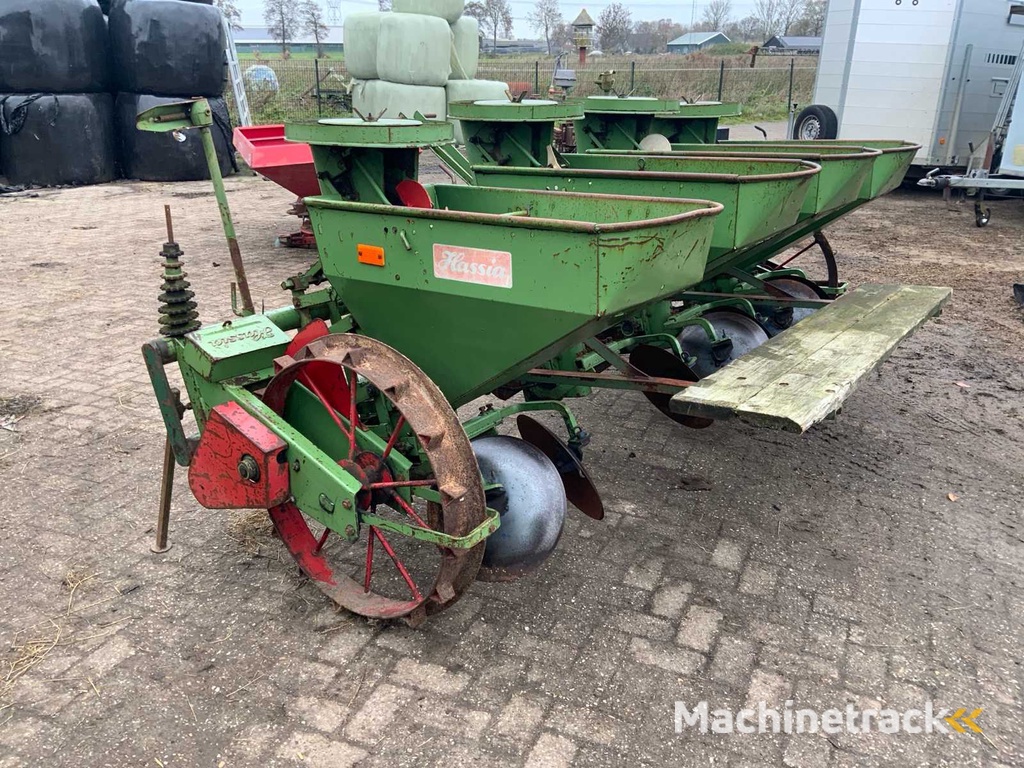 Hassia mechanical planter