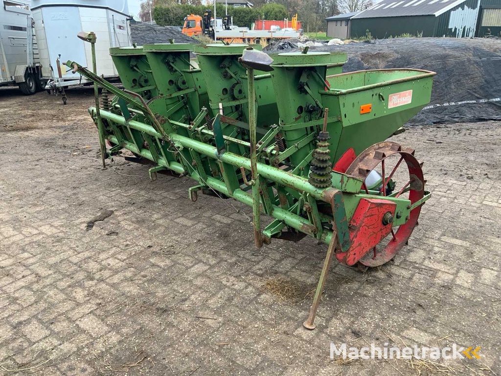 Hassia mechanical planter
