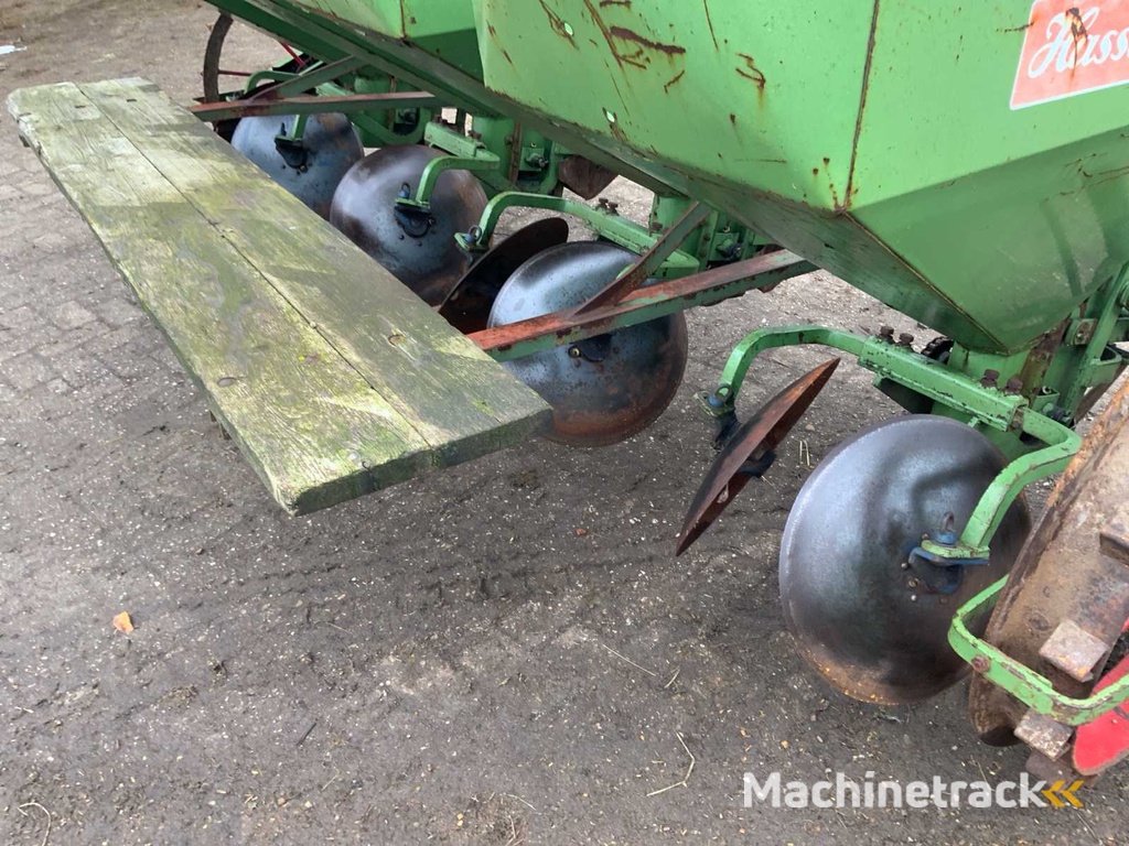 Hassia mechanical planter