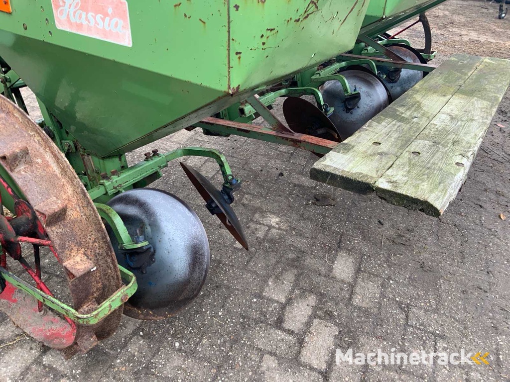 Hassia mechanical planter