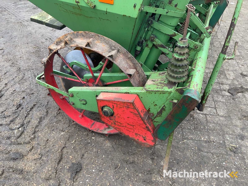 Hassia mechanical planter