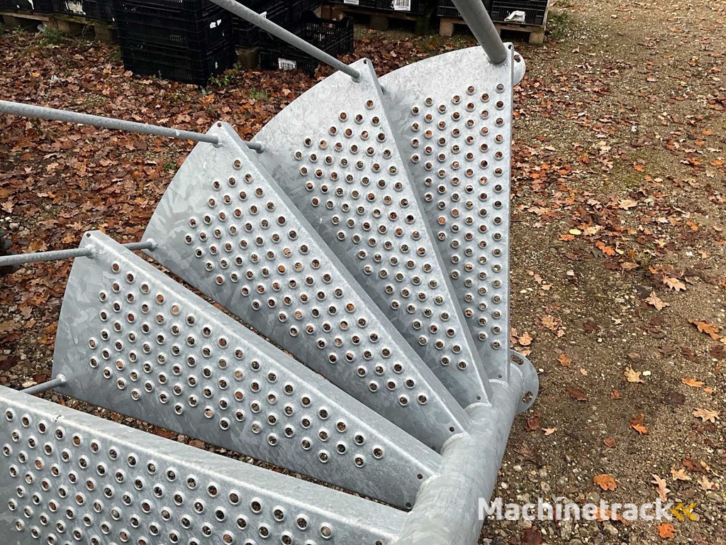 Industrielle verzinkte Wendeltreppe