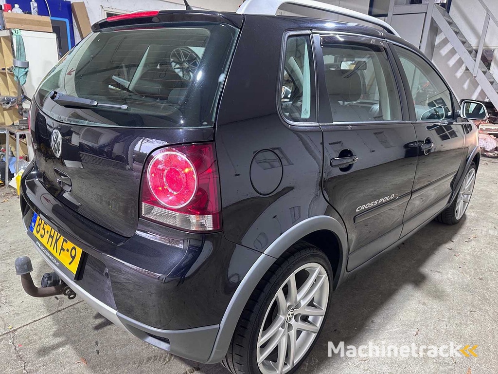 Volkswagen - Polo - 1.4-16V Kreuz - 85-HKF-9