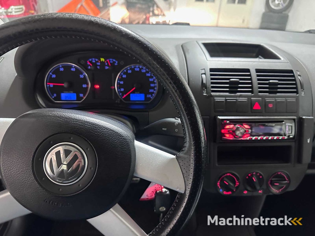 Volkswagen - Polo - 1.4-16V Kreuz - 85-HKF-9