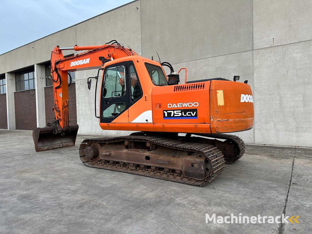 Doosan - 2005 - 175 LC-V - Rupsgraafmachine