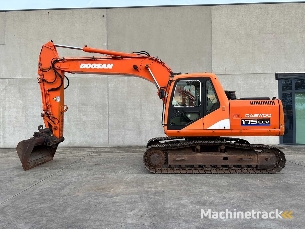 Doosan - 2005 - 175 LC-V - Rupsgraafmachine