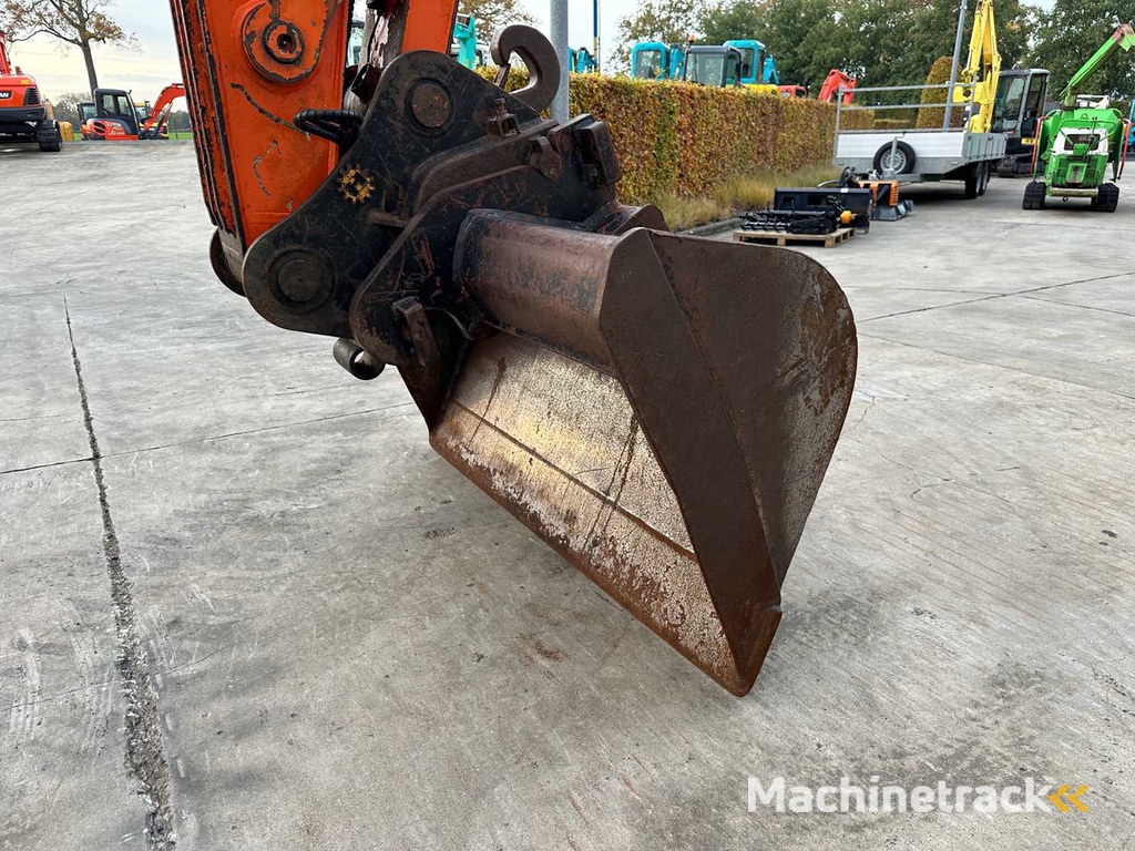 Doosan - 2005 - 175 LC-V - Rupsgraafmachine