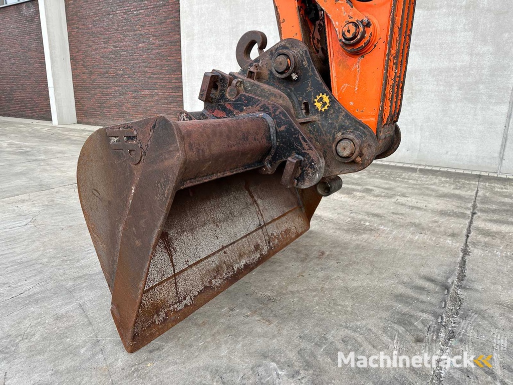 Doosan - 2005 - 175 LC-V - Rupsgraafmachine