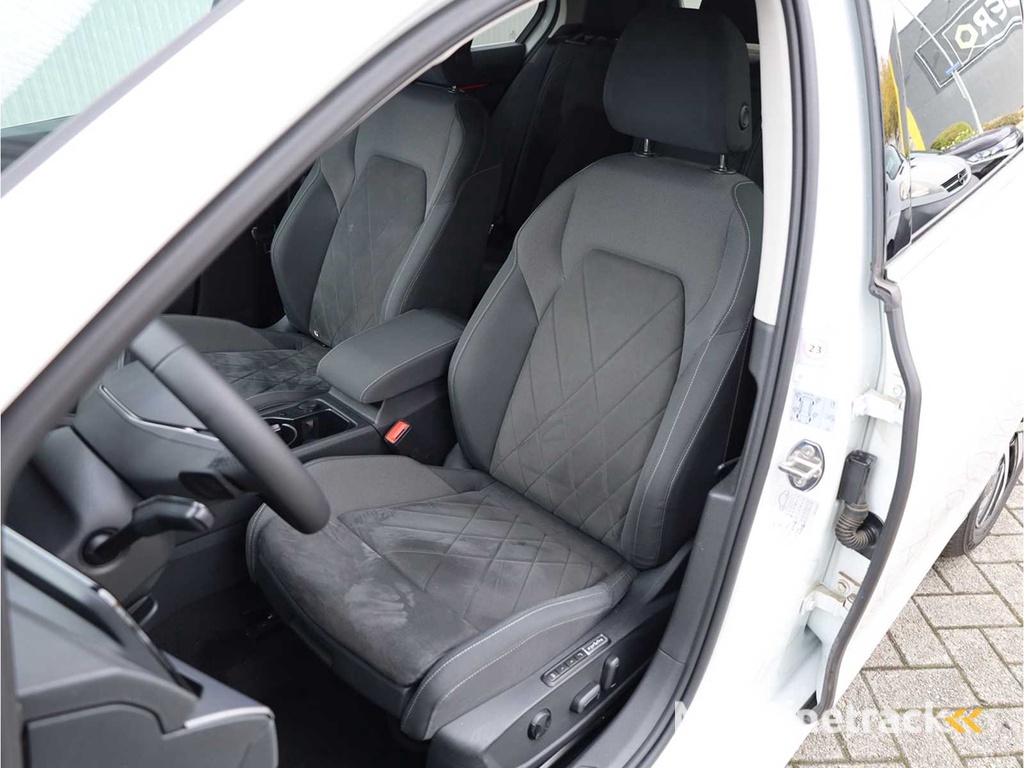 Volkswagen Golf 1.4 eHybrid 204HP Automatik 2022