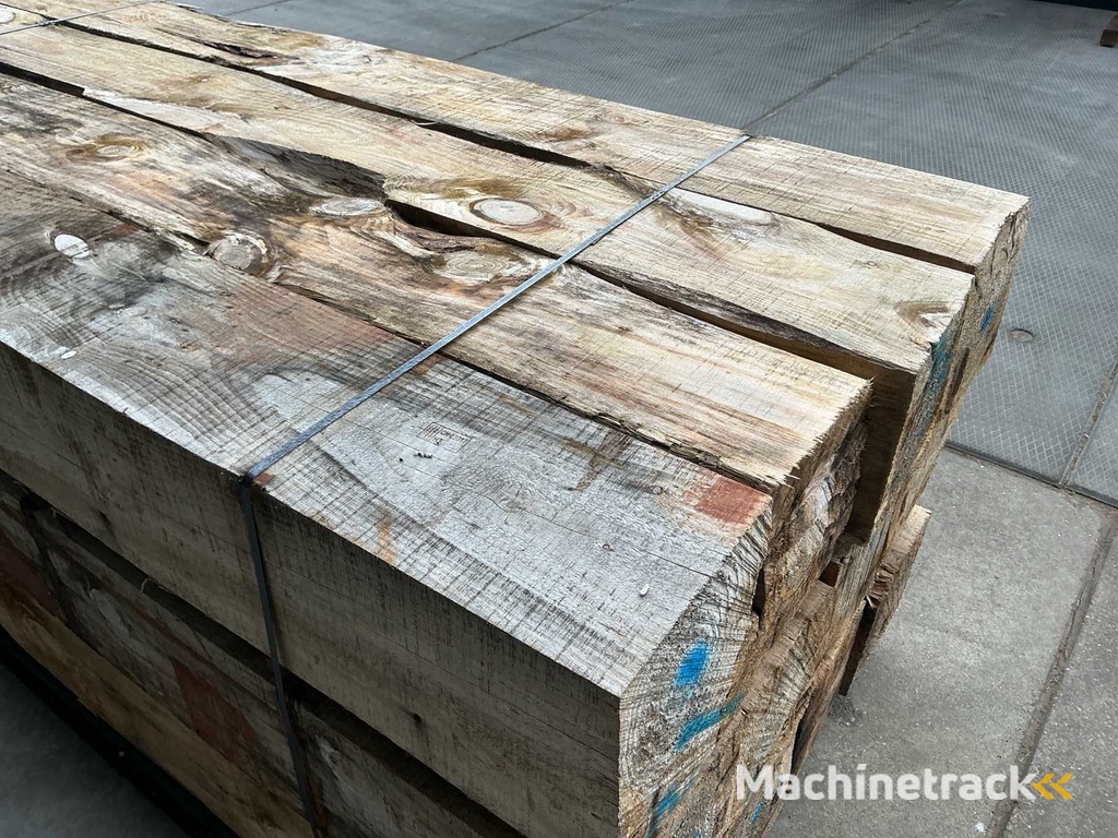 Radiata Kiefer 3000x300x300 Bauholz