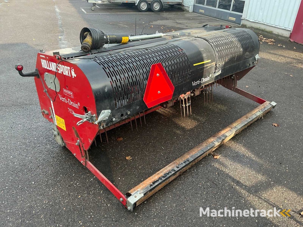 Redexim Verti-Drain 7526 Aeration Machine