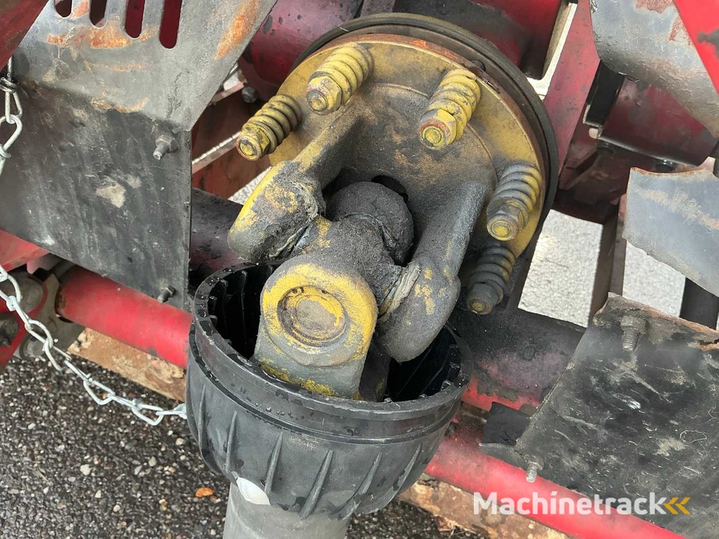 Redexim Verti-Drain 7526 Aeration Machine