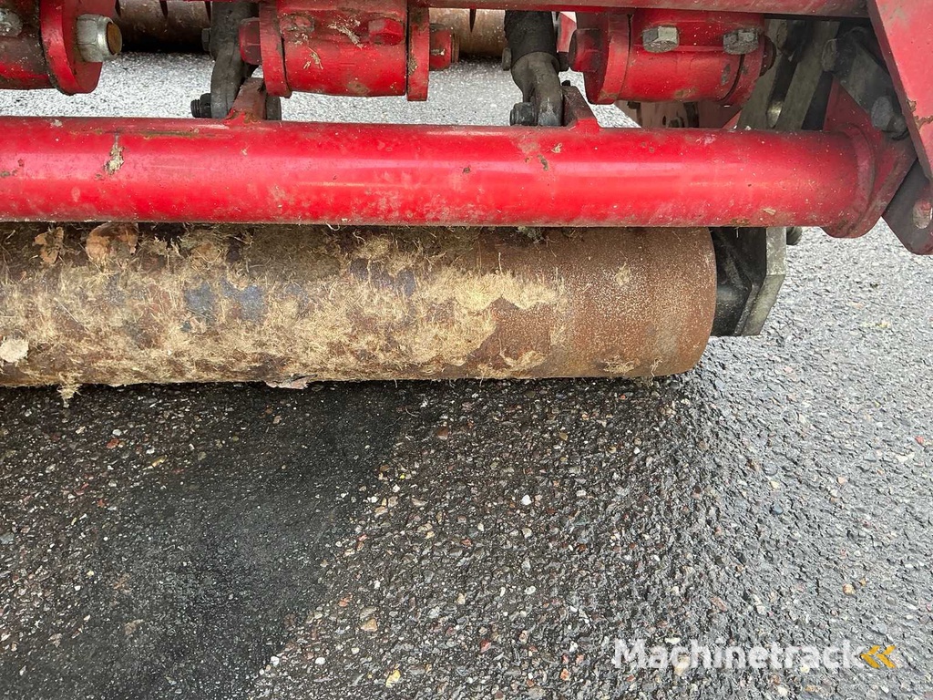 Redexim Verti-Drain 7526 Aeration Machine