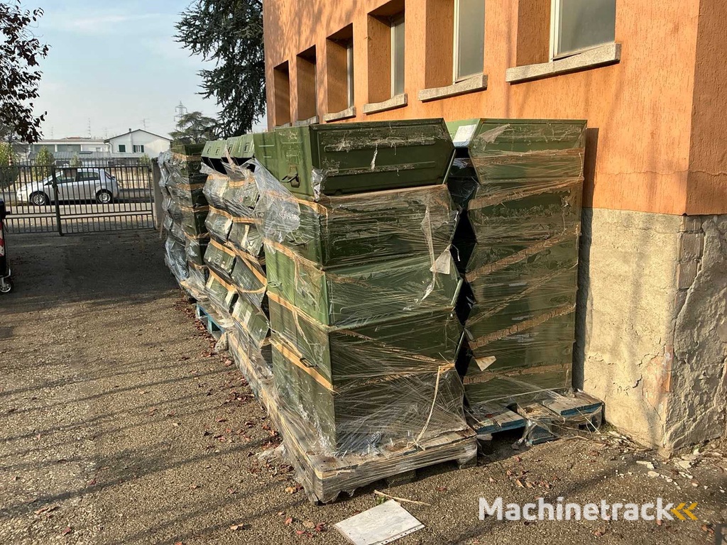 Stapelbare Kisten (120x)