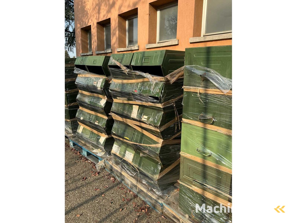 Stapelbare Kisten (120x)