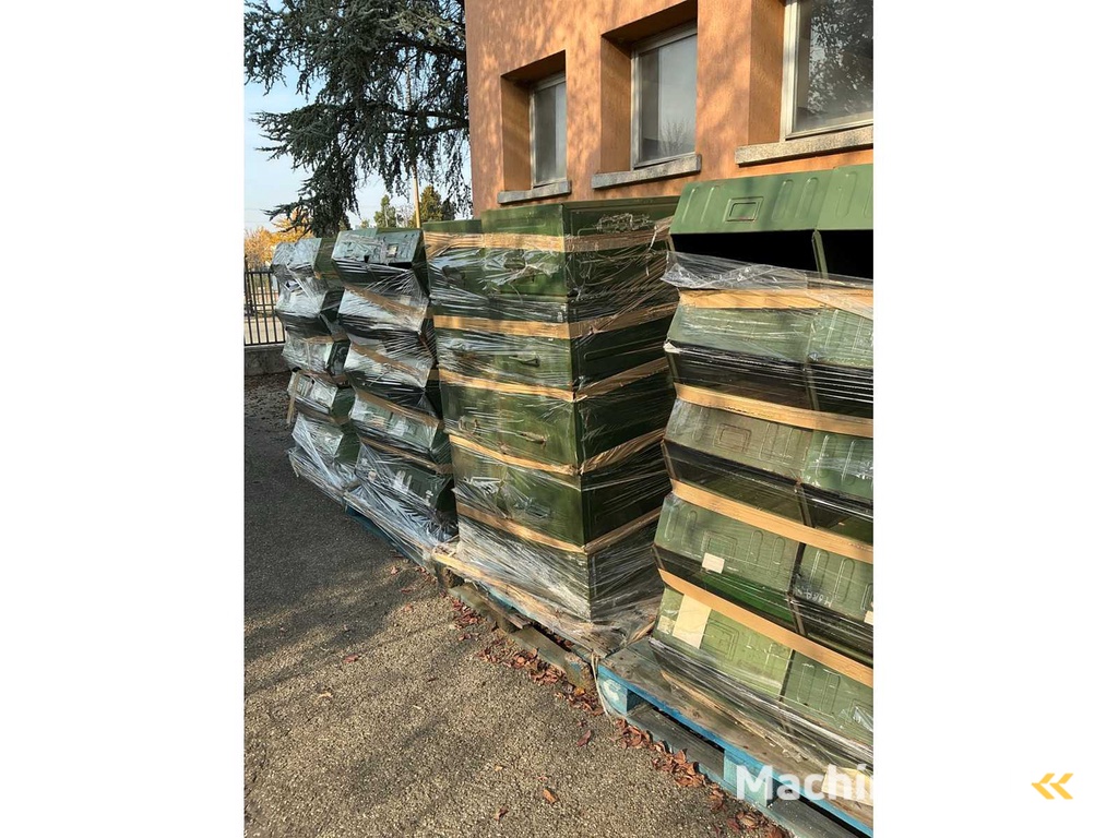 Stapelbare Kisten (120x)