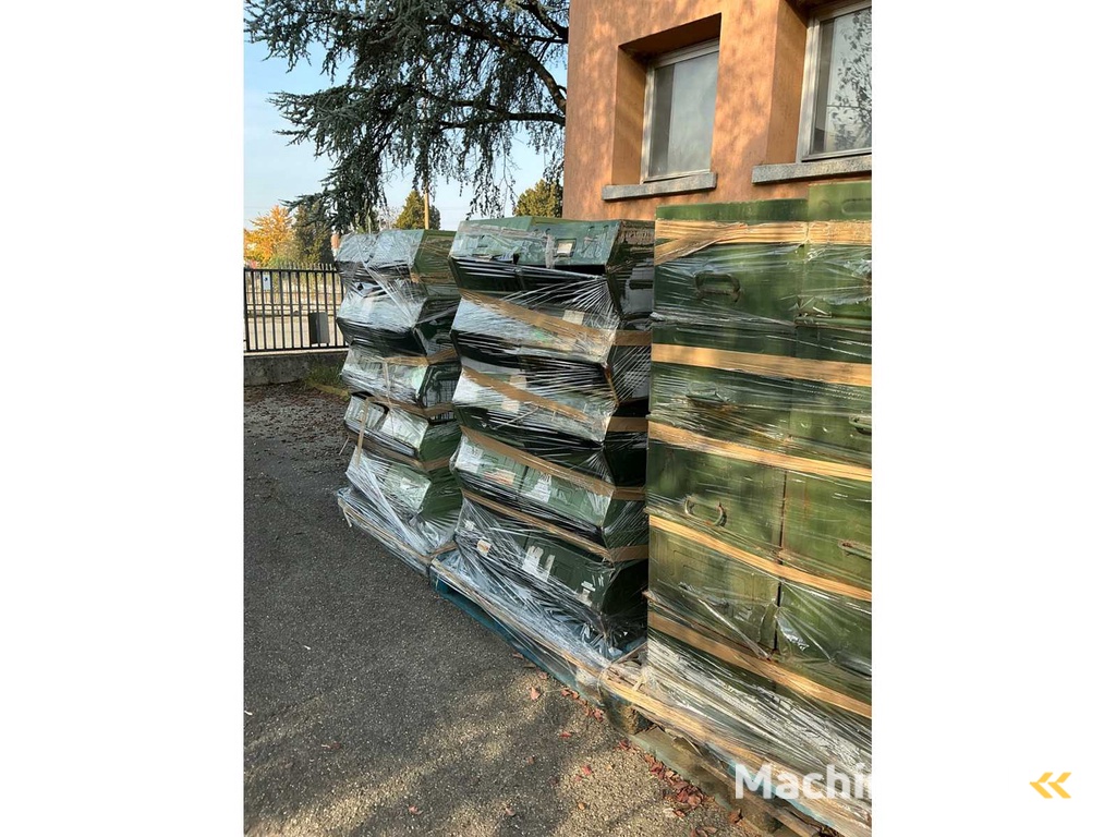 Stapelbare Kisten (120x)