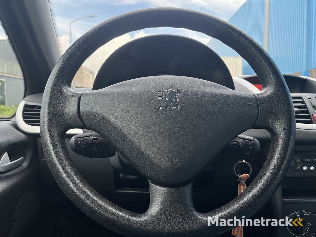Peugeot 207 1.4 VTi Cool 'n Blue 2008 | 87-ZH-HV