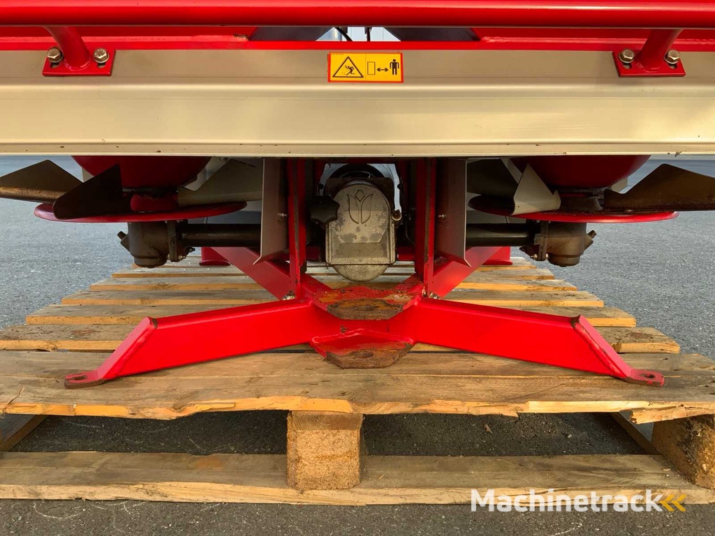 2011 Tulip SX 4000 Fertilizer Spreader