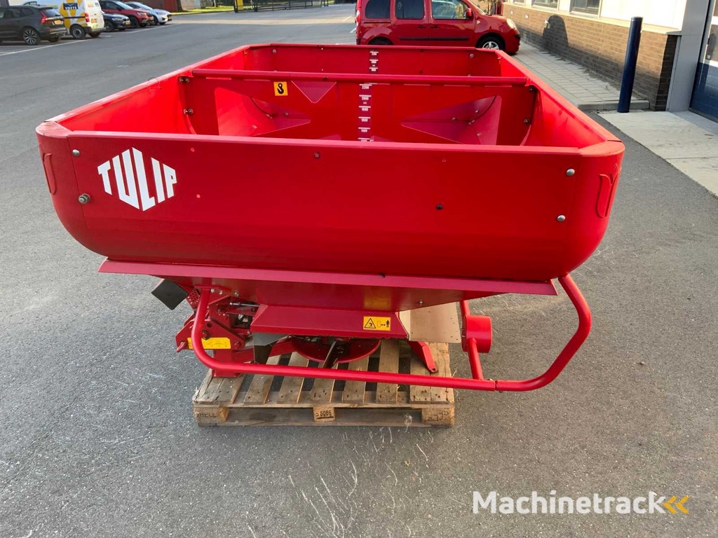 2011 Tulip SX 4000 Fertilizer Spreader