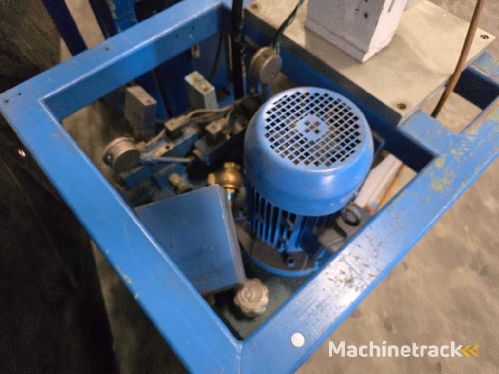 MG Tech - Overige plaatbewerkingsmachines (2x)