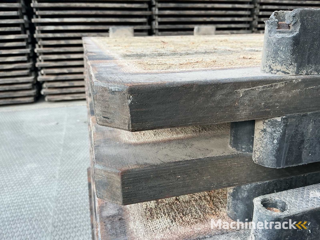 Ultrahartes Sperrholz 1450x1450x40 Bauholz