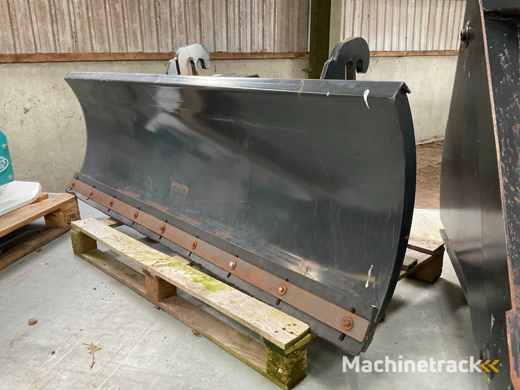 2019 Schäffer S+P Feed Scraper / Snow Scraper (Schäffer)