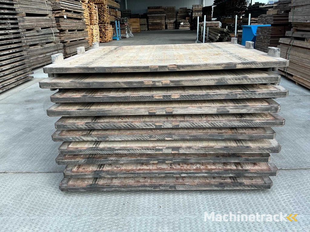 Ultra Hard Plywood 1450x1450x40 Bouwhout