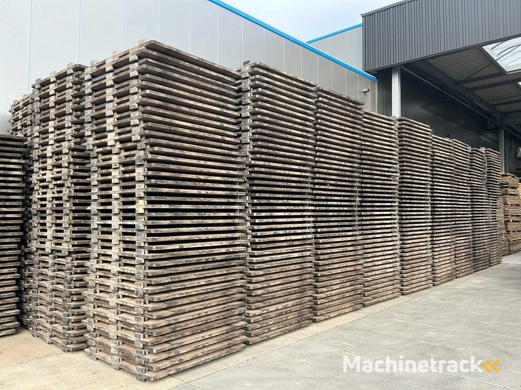 Ultra Hard Plywood 1450x1450x40 Bouwhout