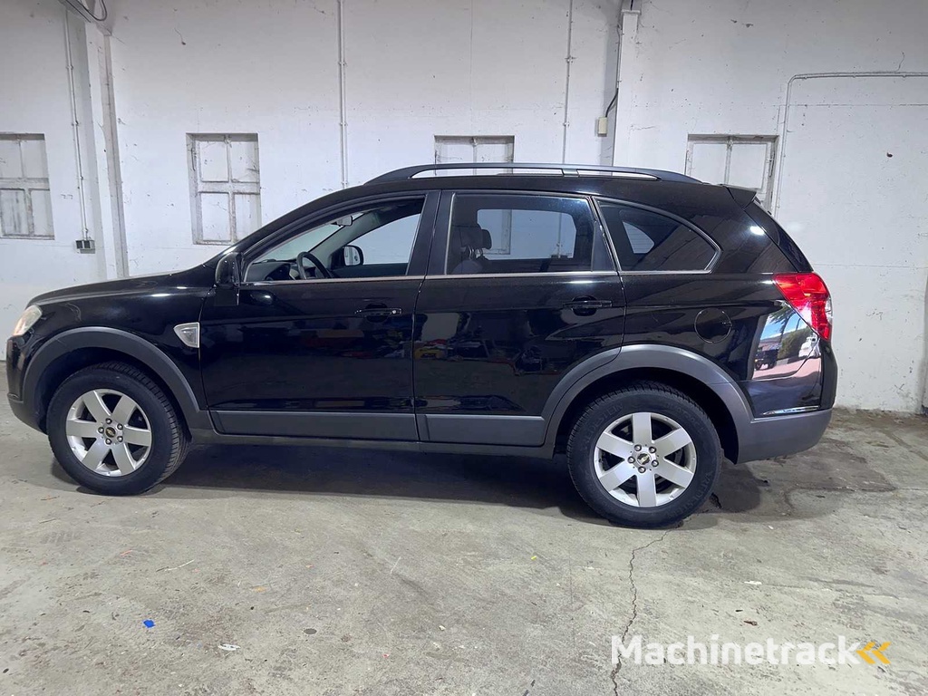 Chevrolet - Captiva - 2.4i Style - 74-TJ-SX