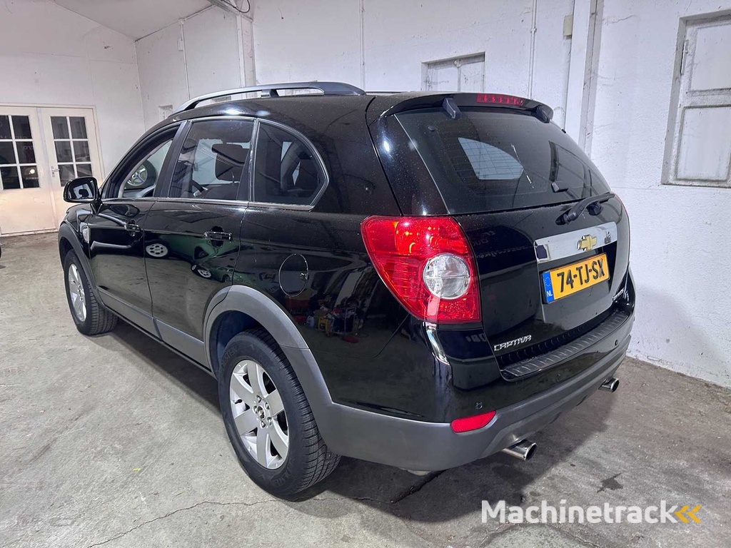 Chevrolet - Captiva - 2.4i Style - 74-TJ-SX