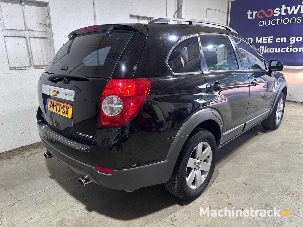 Chevrolet - Captiva - 2.4i Style - 74-TJ-SX