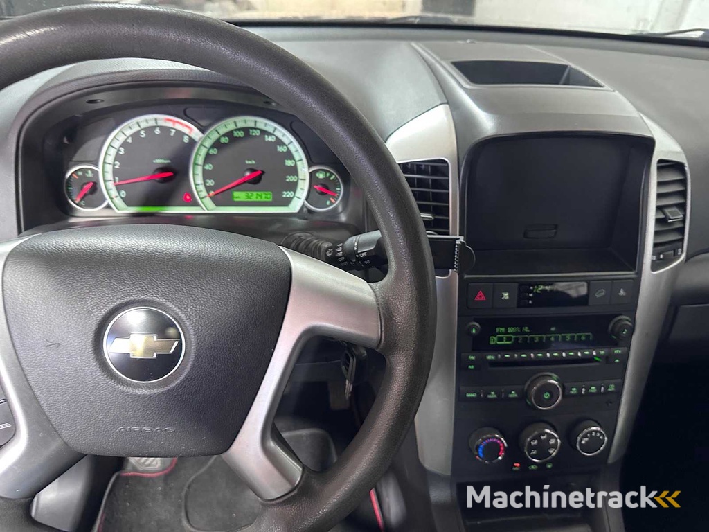 Chevrolet - Captiva - 2.4i Style - 74-TJ-SX