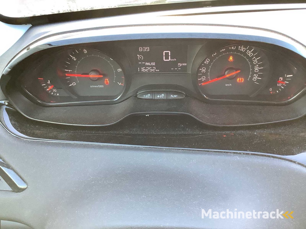 2013 - Peugeot - 208 - 1.0 VTi Access - PKW