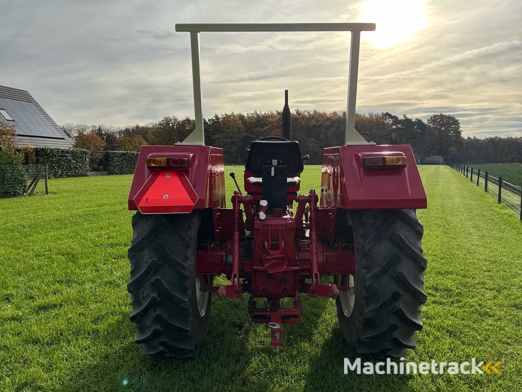 International 644 Oldtimer tractor