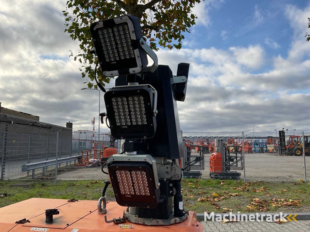 2016 TowerLight VB-9 LED Light Pole Generator Trailer LED