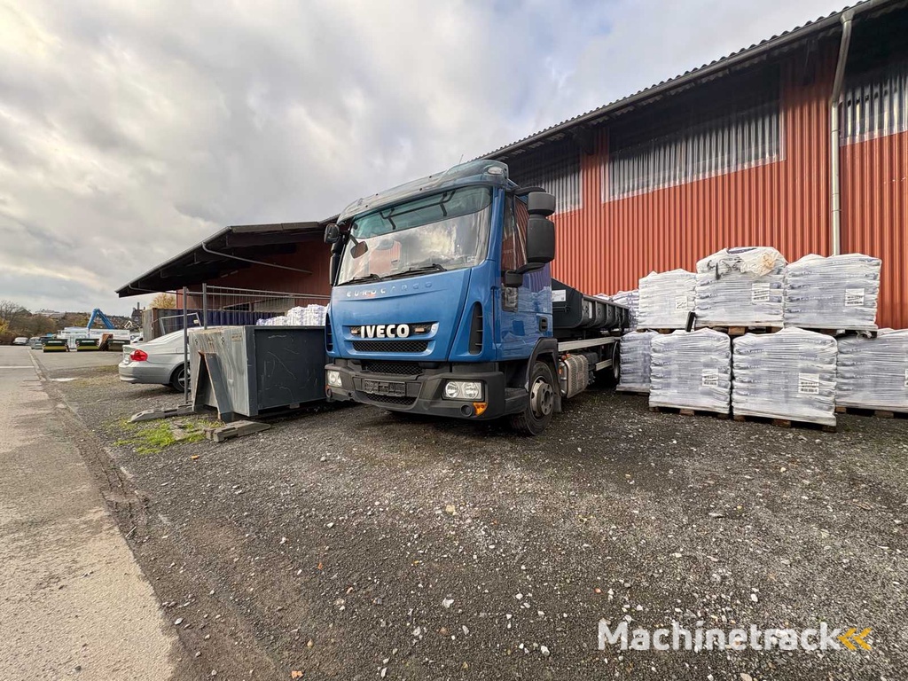 IVECO Cargo haakarm uit 2015 – incl. 3 containers