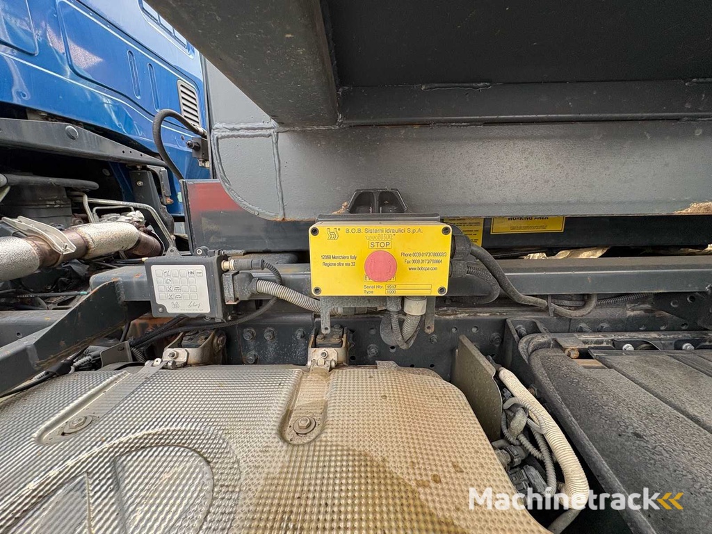 IVECO Cargo haakarm uit 2015 – incl. 3 containers