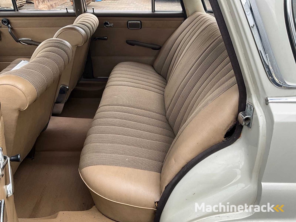 Mercedes Benz 200 Oldtimer von 1966