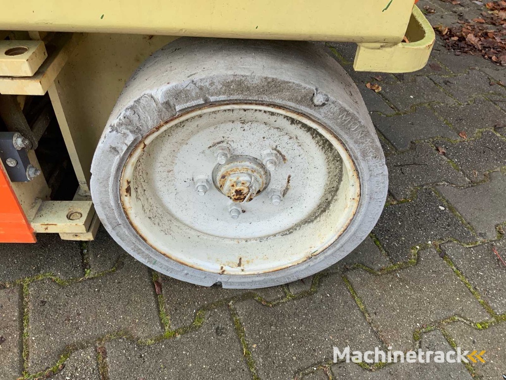 2001 JLG 3246-E2 Schaarhoogwerker