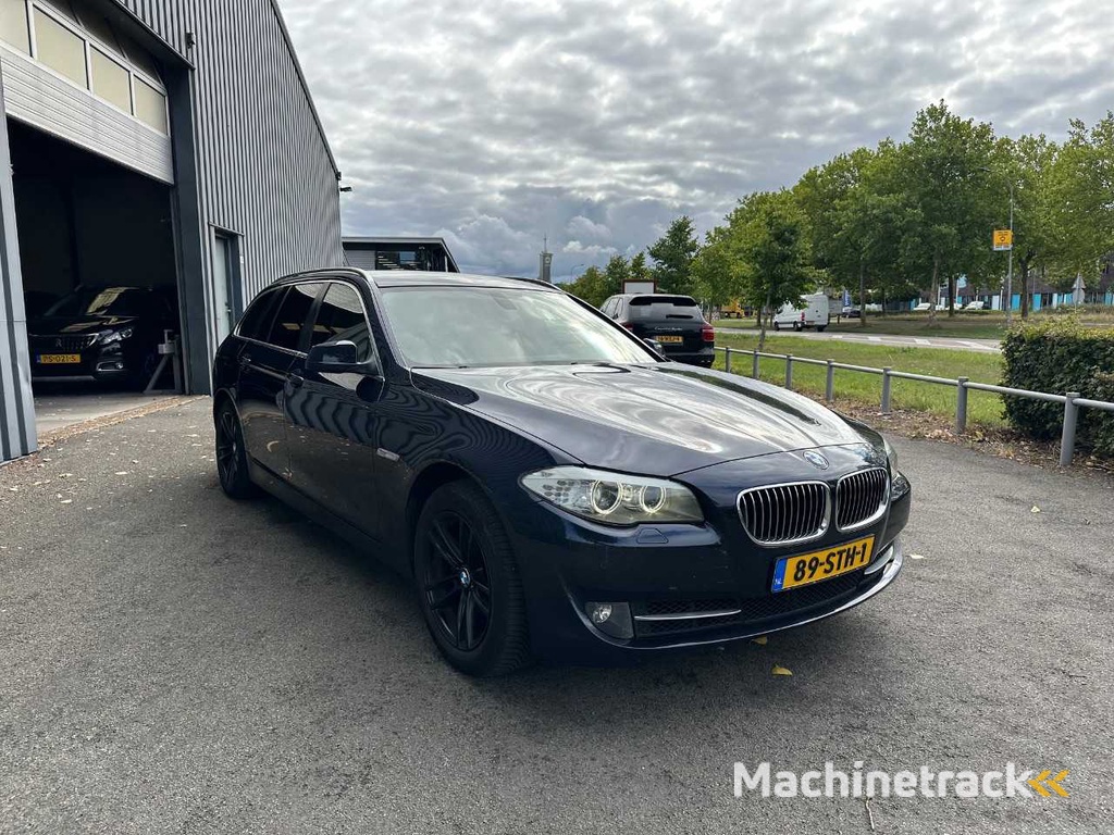 BMW - 5er Touring - 520i High Executive - PKW - 2011
