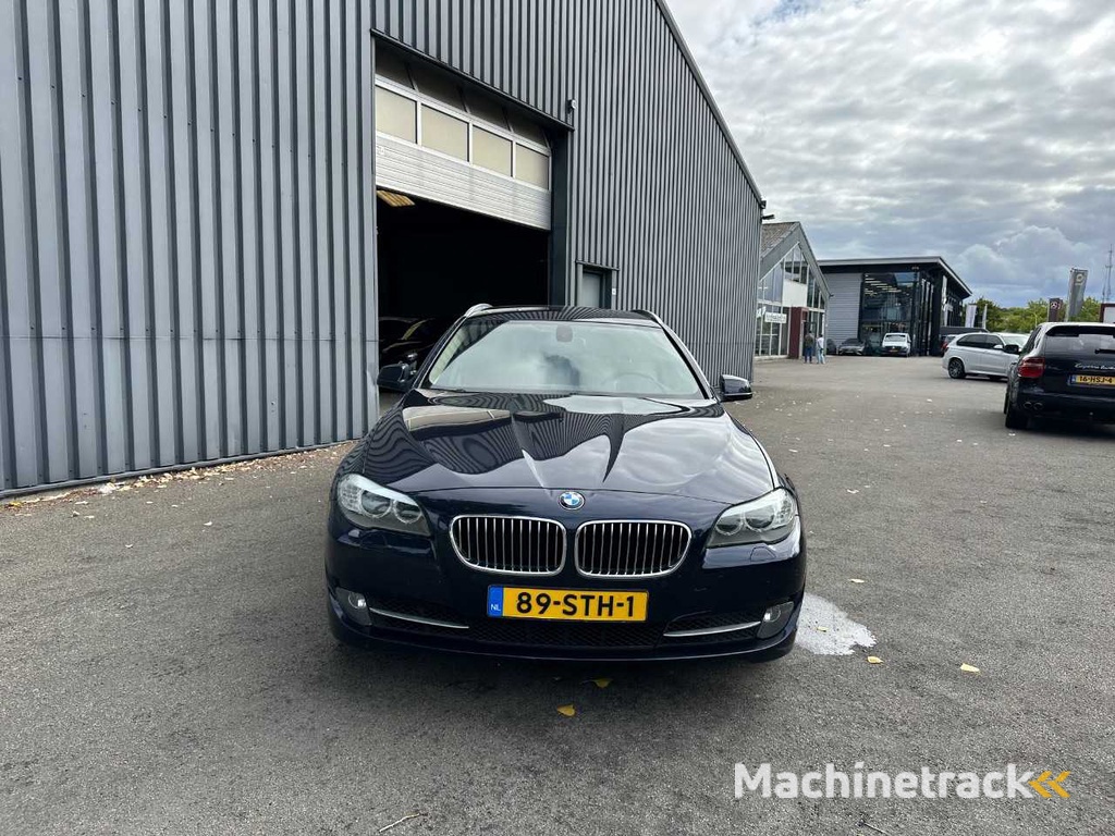 BMW - 5er Touring - 520i High Executive - PKW - 2011