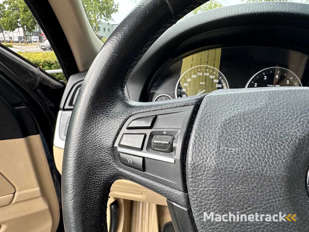 BMW - 5er Touring - 520i High Executive - PKW - 2011