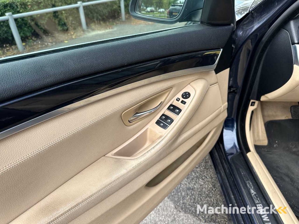 BMW - 5er Touring - 520i High Executive - PKW - 2011