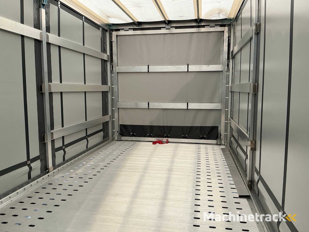 Blyss Silverstone light Trailer