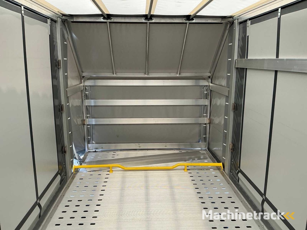 Blyss Silverstone light Trailer