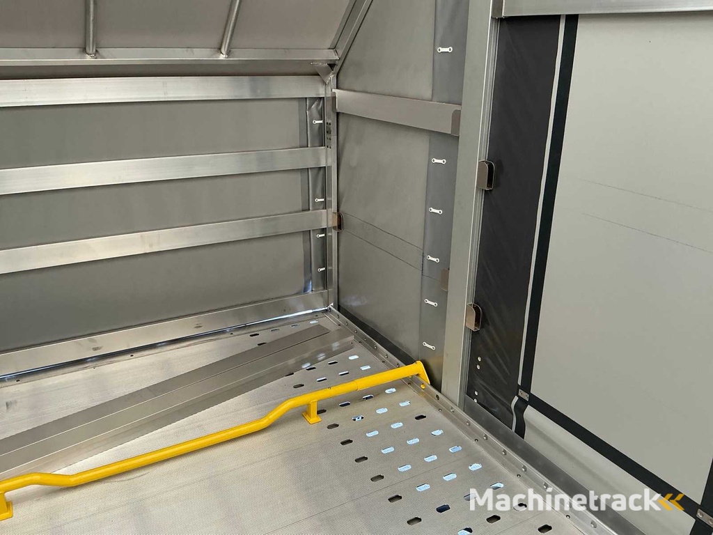 Blyss Silverstone light Trailer