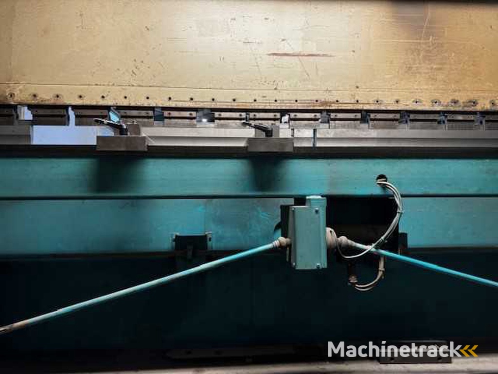 ADIRA QIH 17540CB Hydraulische kantbank