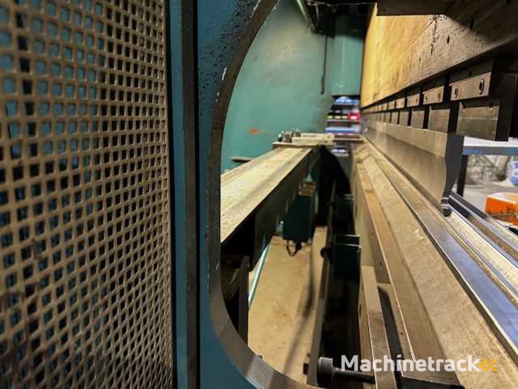 ADIRA QIH 17540CB Hydraulische kantbank